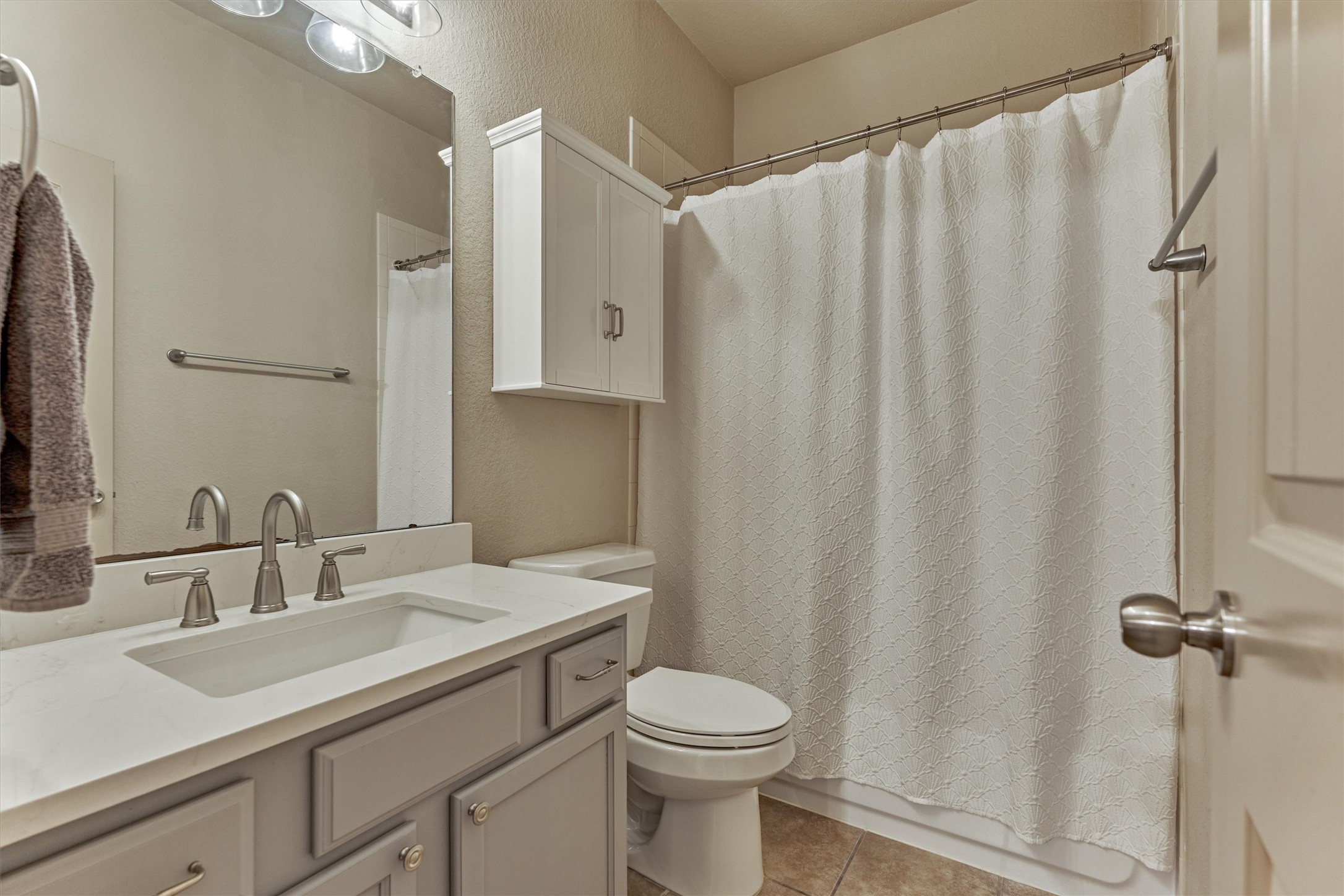 8707 Auburn Mane Drive Property Photo 11