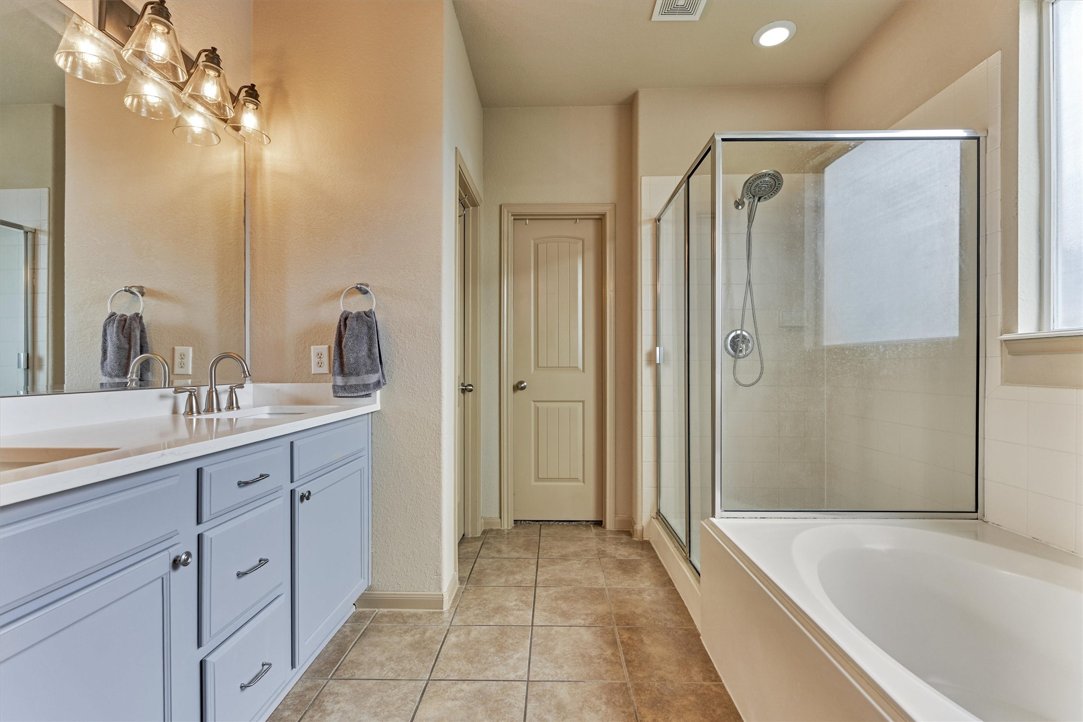 8707 Auburn Mane Drive Property Photo 32