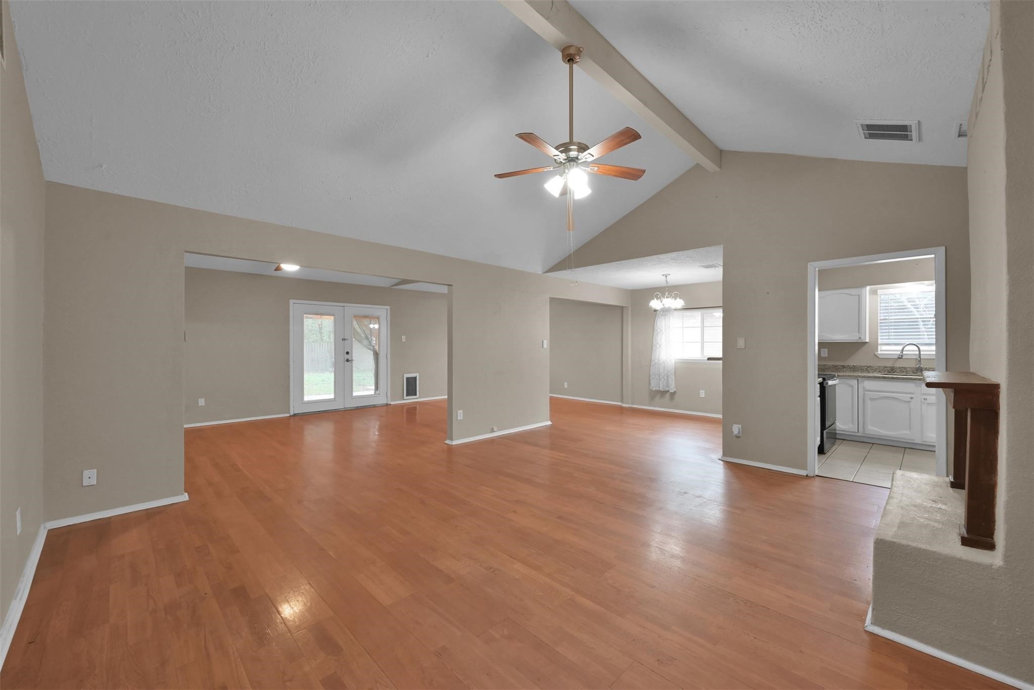 16858 Gleneagle Drive N Property Photo 5