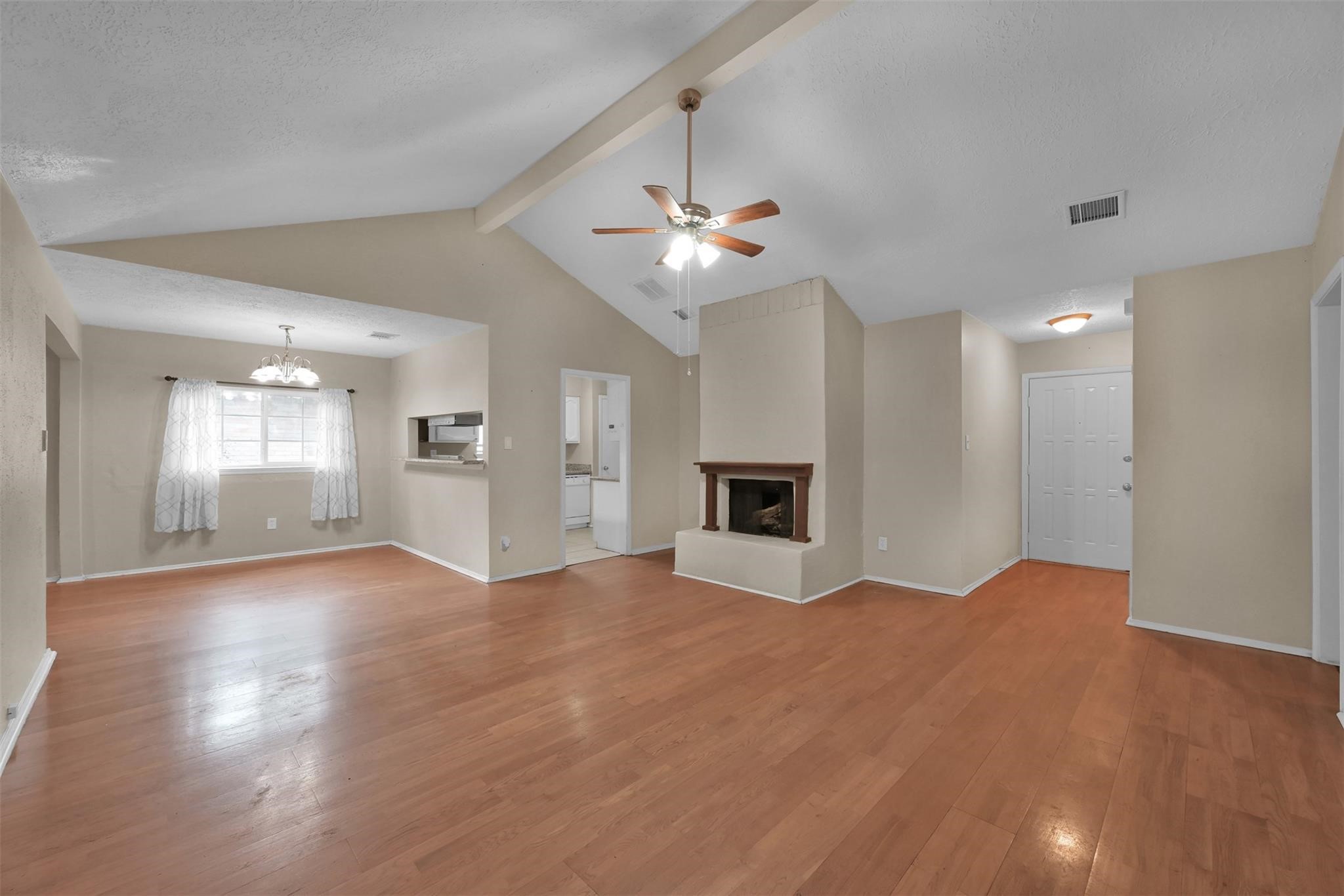 16858 Gleneagle Drive N Property Photo 6