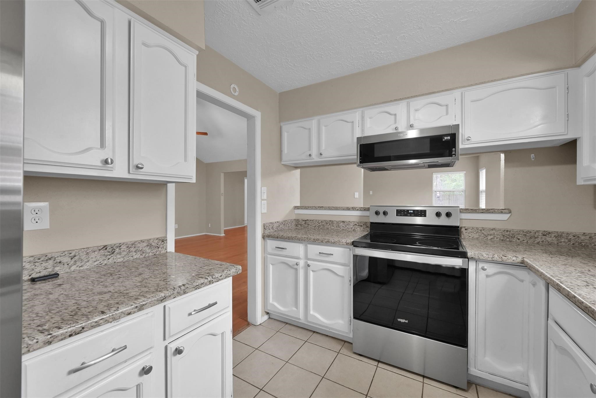 16858 Gleneagle Drive N Property Photo 9
