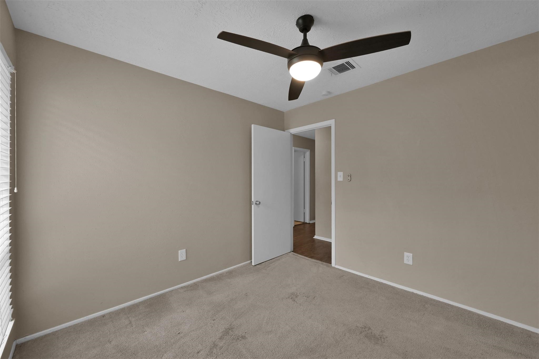 16858 Gleneagle Drive N Property Photo 26