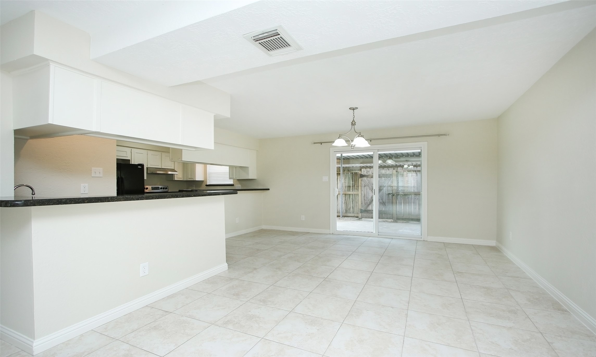 14641 Perthshire Road Property Photo 12