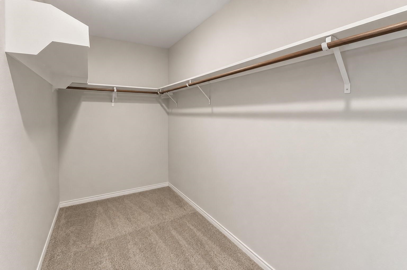 927 Petunia Falls Lane Property Photo 19