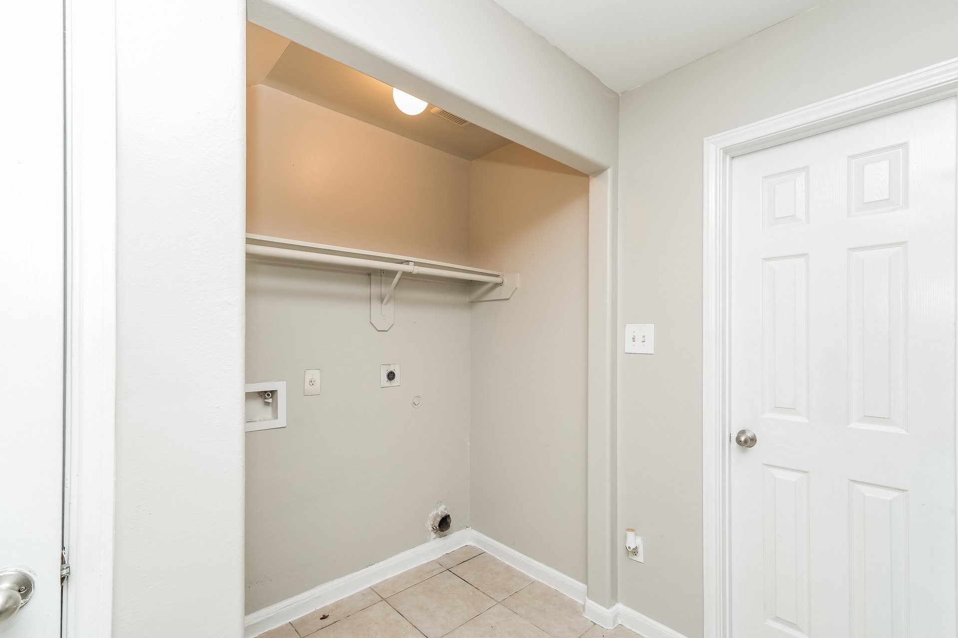 2920 La Estancia Lane Property Photo 8