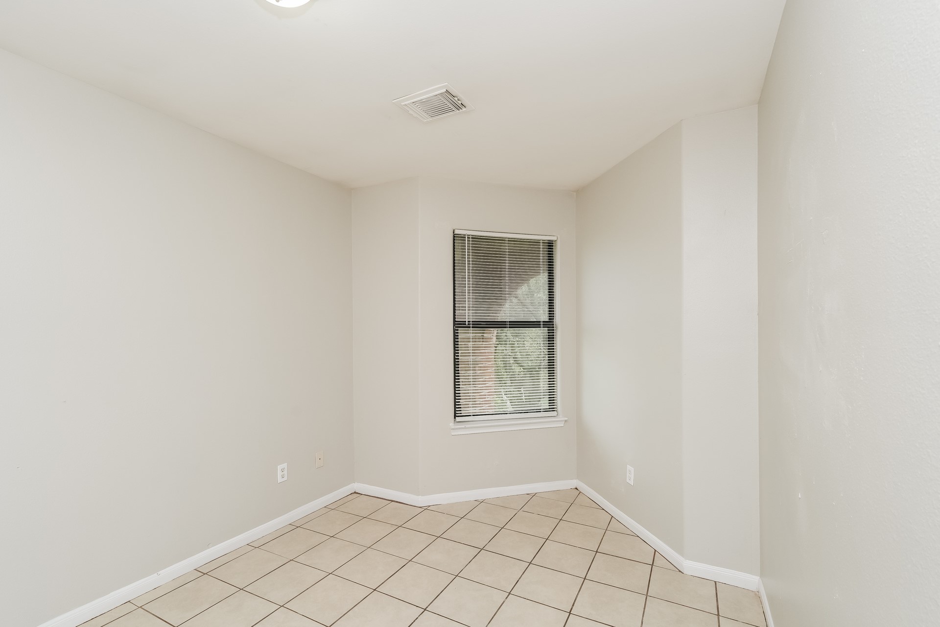 2920 La Estancia Lane Property Photo 14