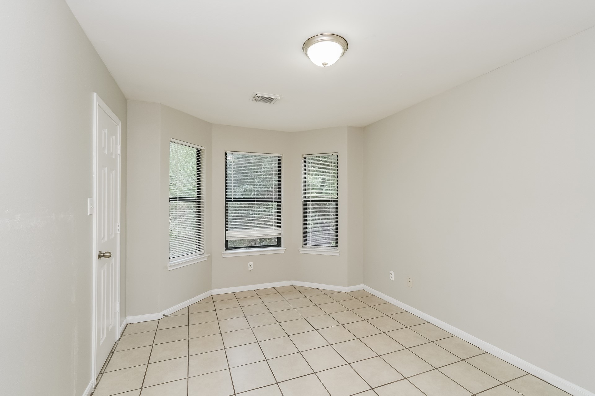 2920 La Estancia Lane Property Photo 15