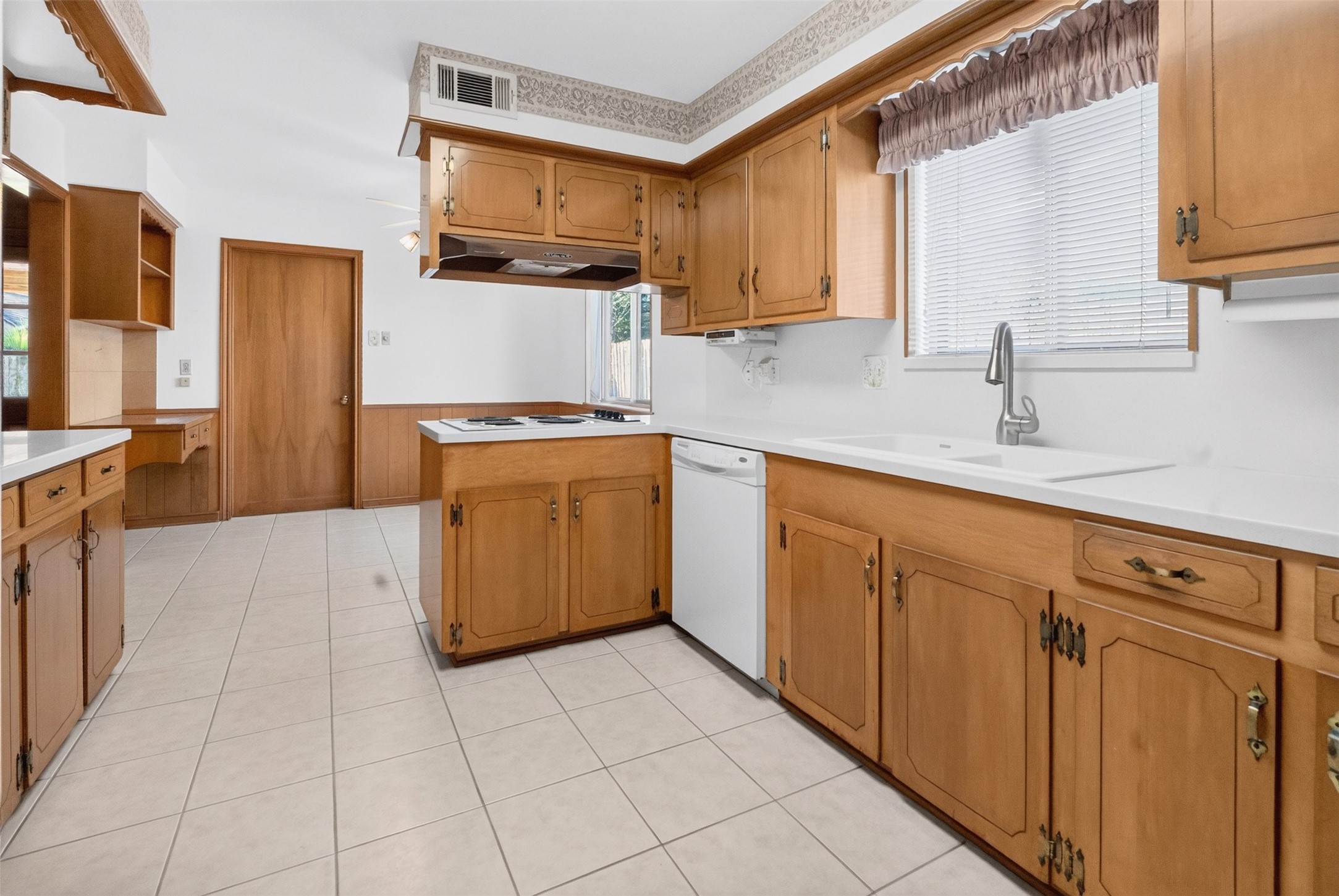 12507 Kingsride Lane Property Photo 10