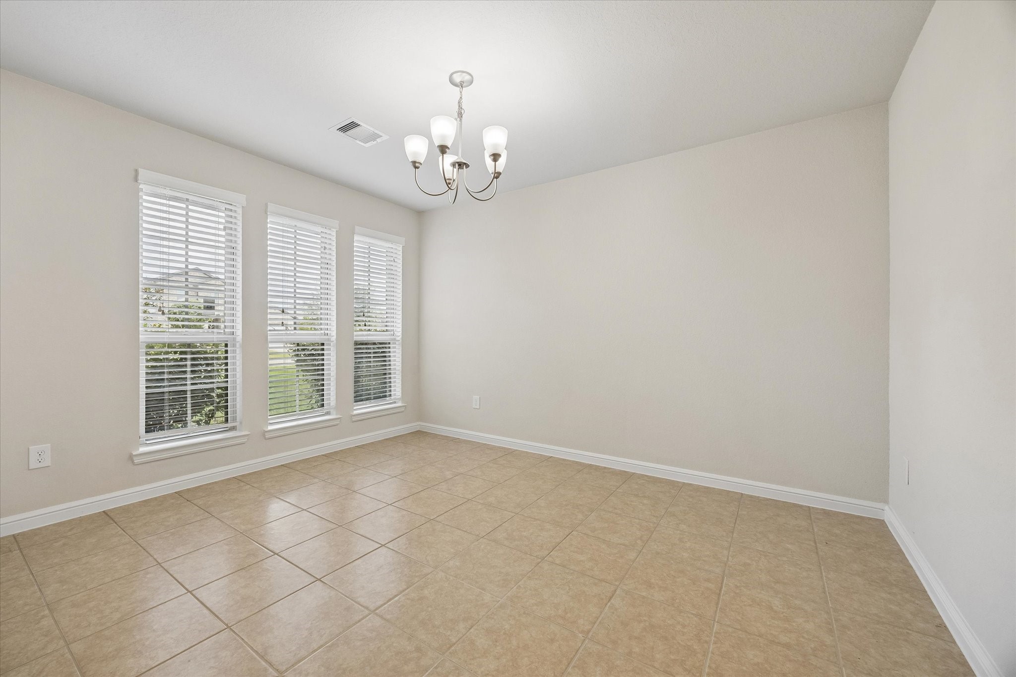 18219 Alora Springs Trc Property Photo 3