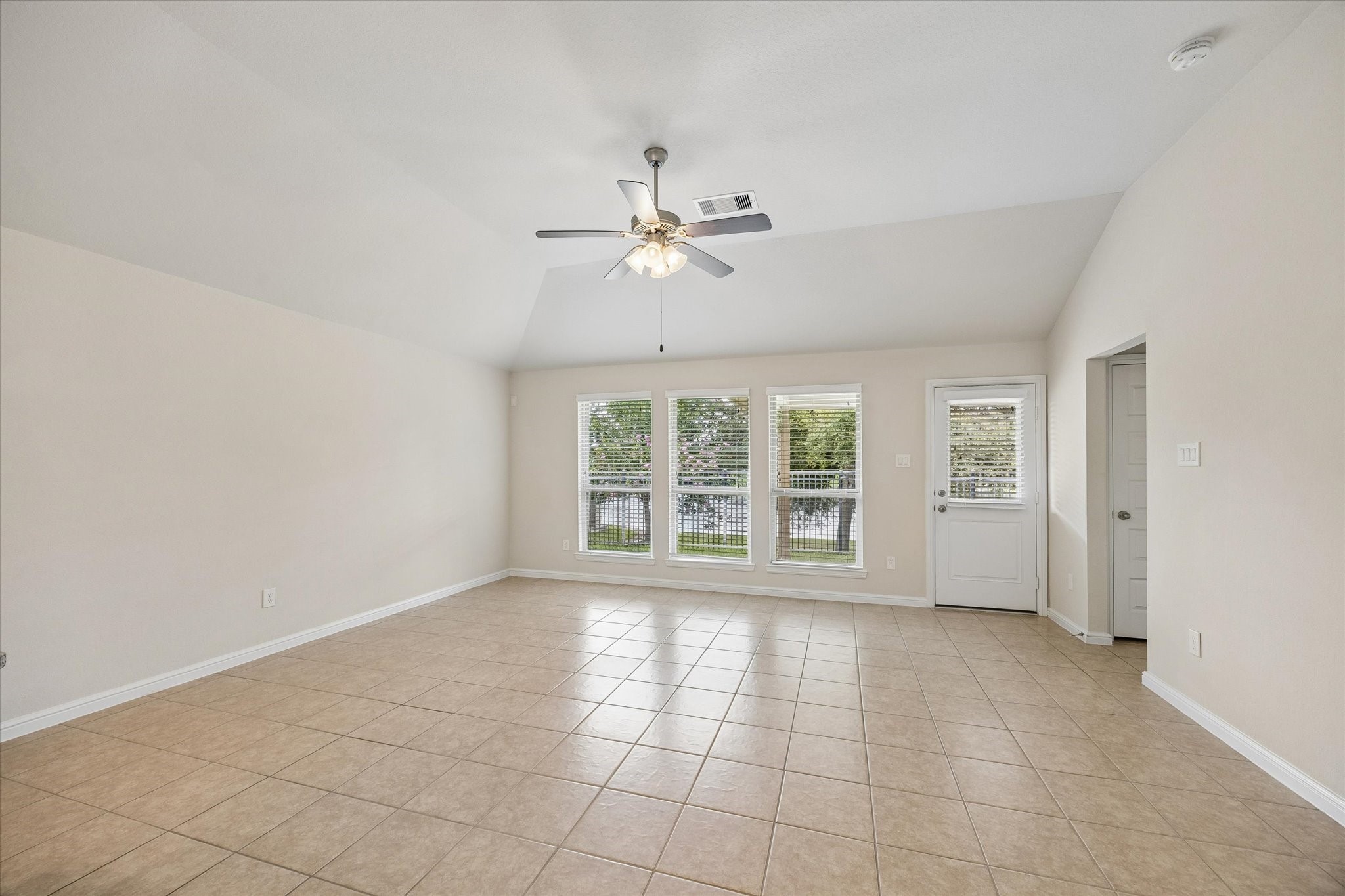 18219 Alora Springs Trc Property Photo 5