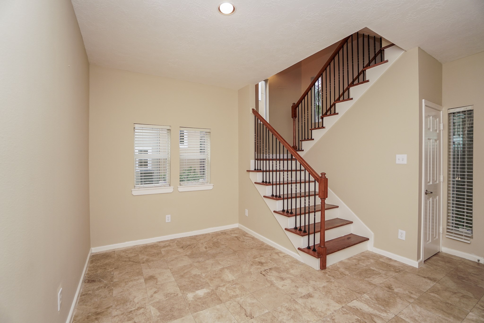 5730 Kansas Street B Property Photo 6
