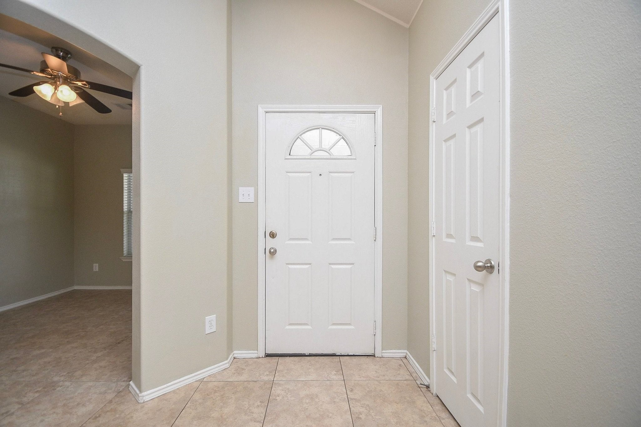 5010 Bridgevalley Court Property Photo 4
