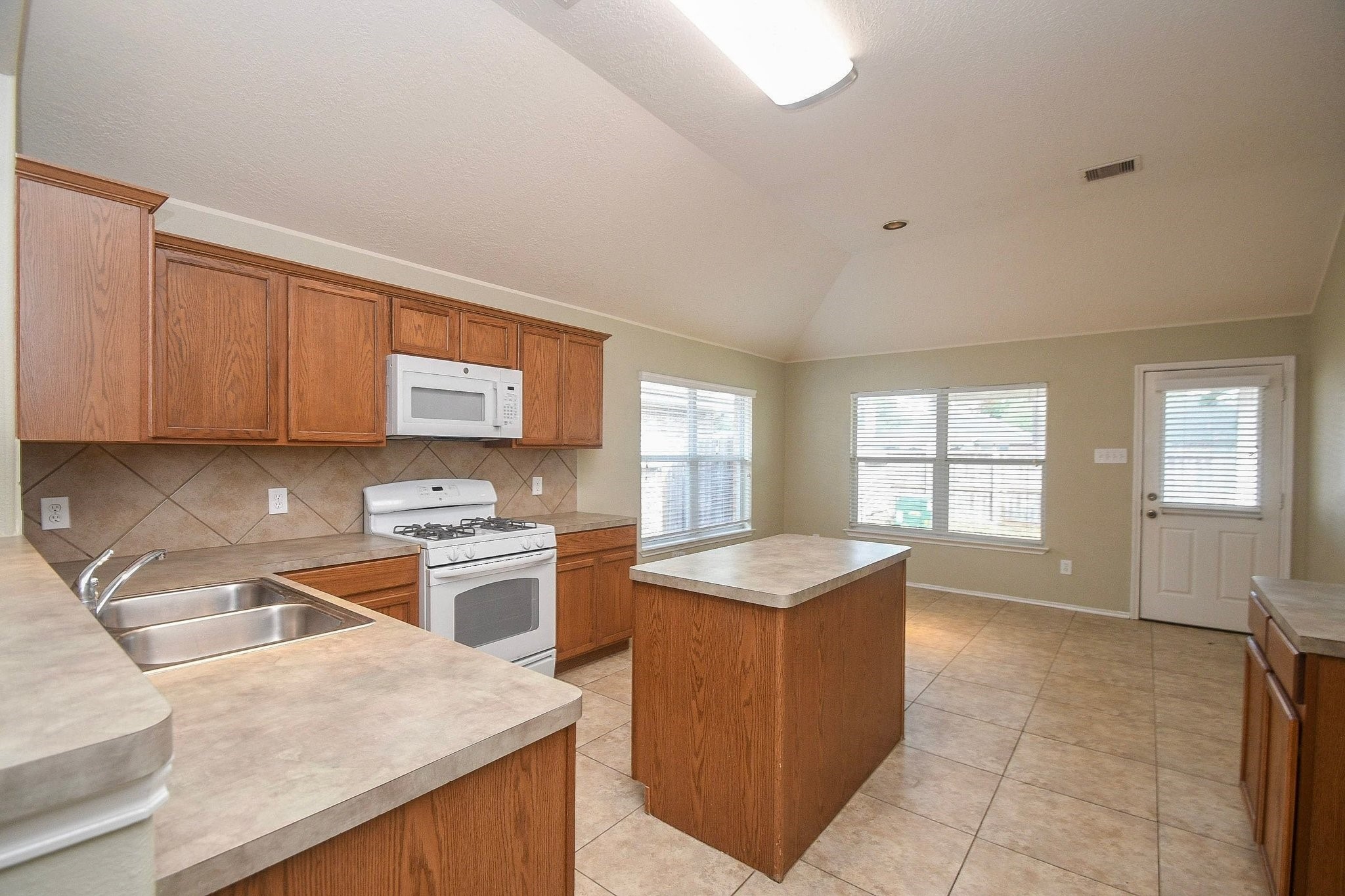 5010 Bridgevalley Court Property Photo 10