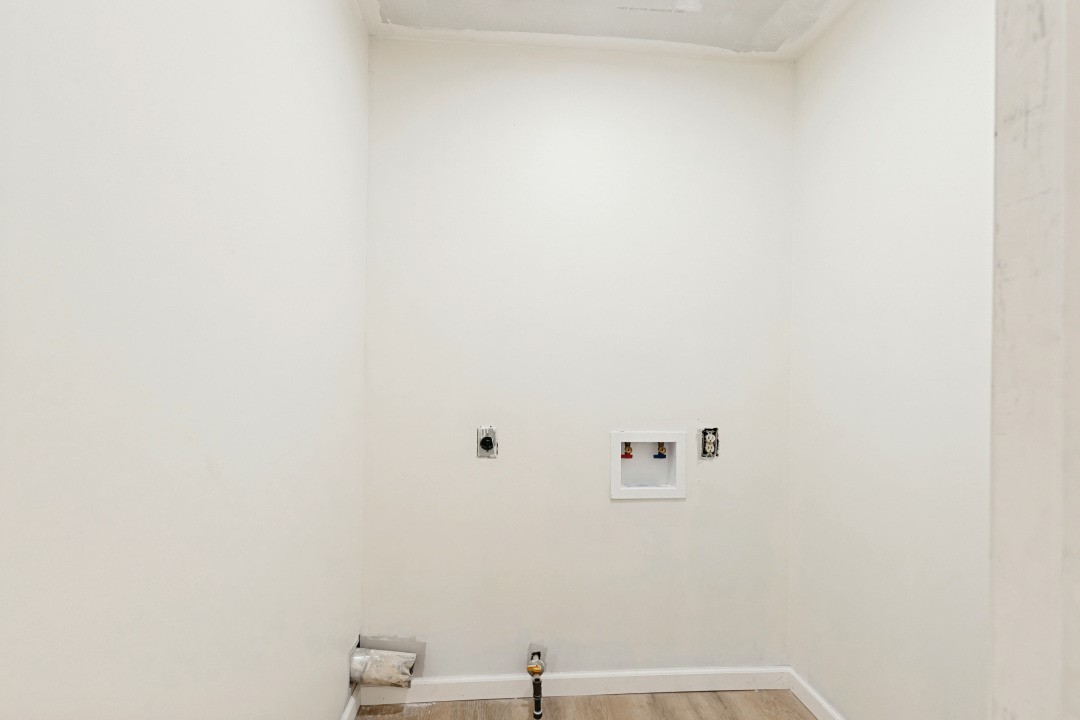 8214 Pine Falls Drive Property Photo 12