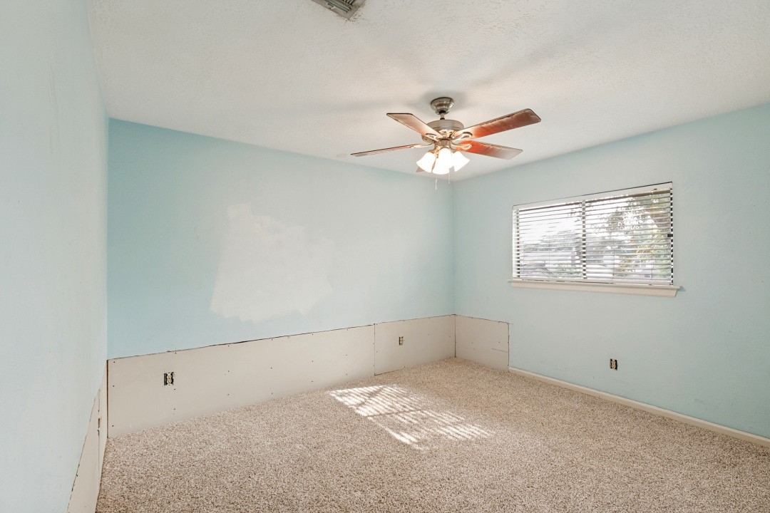 8214 Pine Falls Drive Property Photo 21