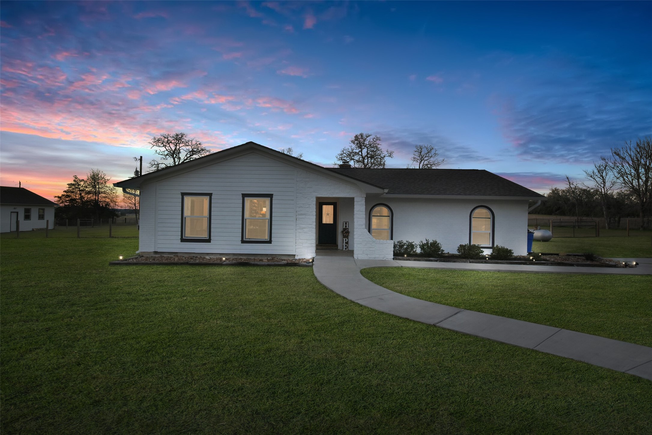 4620 Springfield Lane Property Photo 4