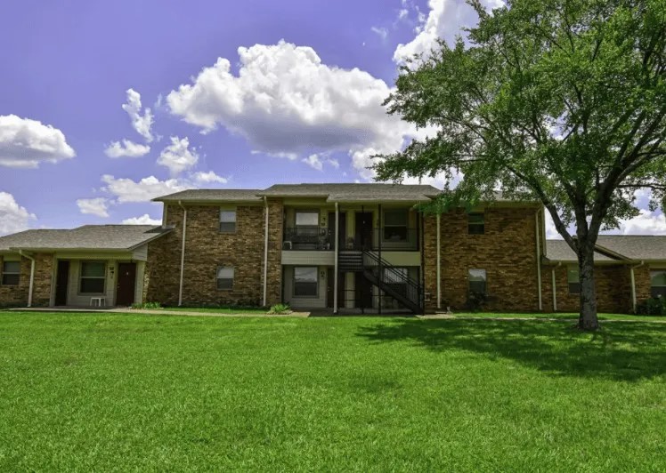 1301 W College St Property Photo 1