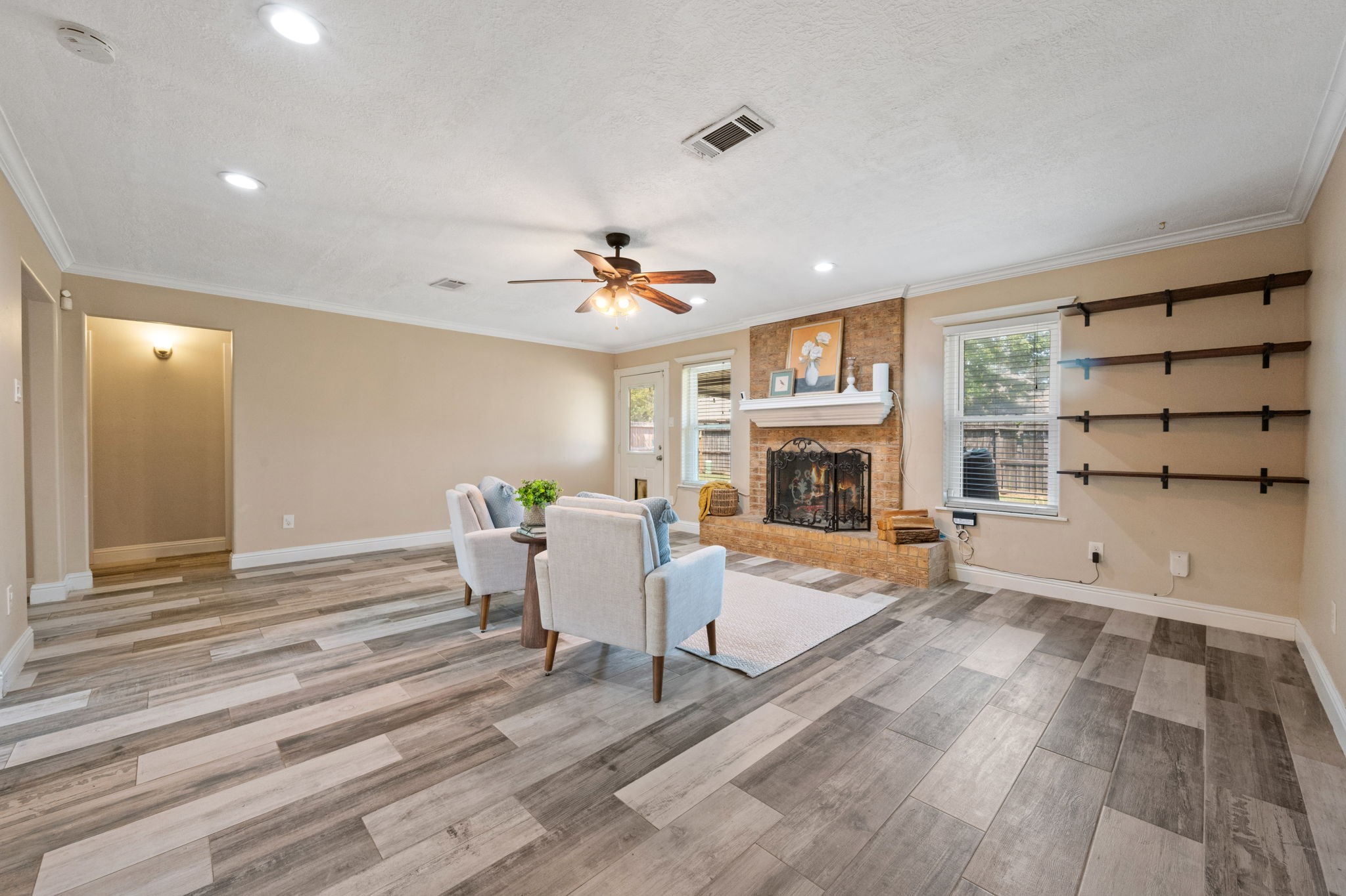 408 Foxmeadow Lane Property Photo 3