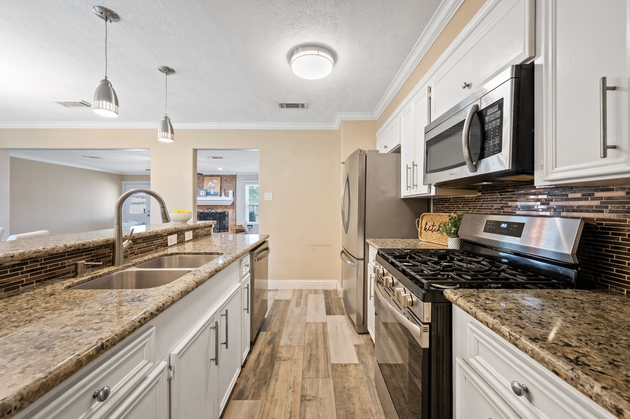 408 Foxmeadow Lane Property Photo 4