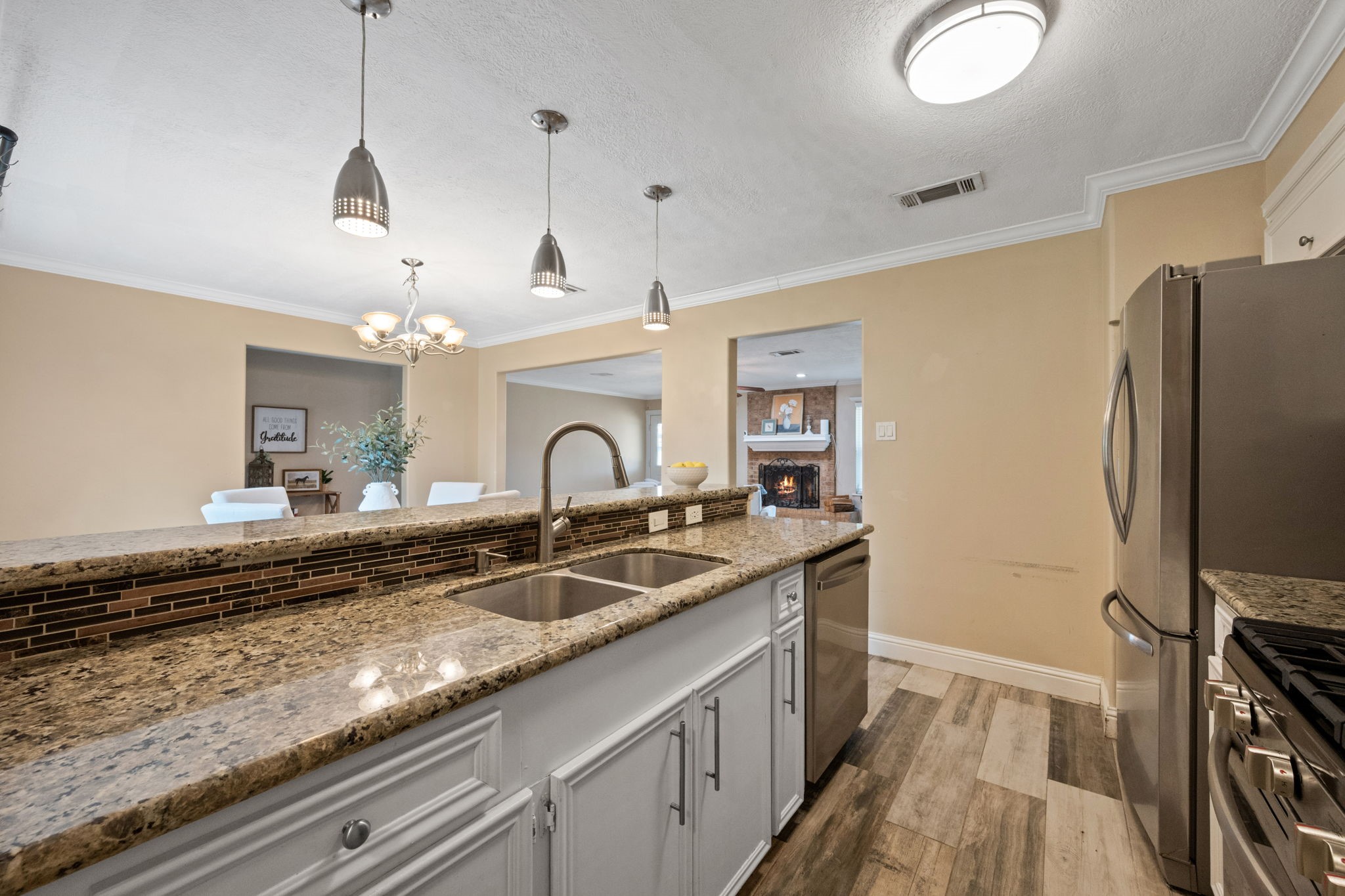 408 Foxmeadow Lane Property Photo 10