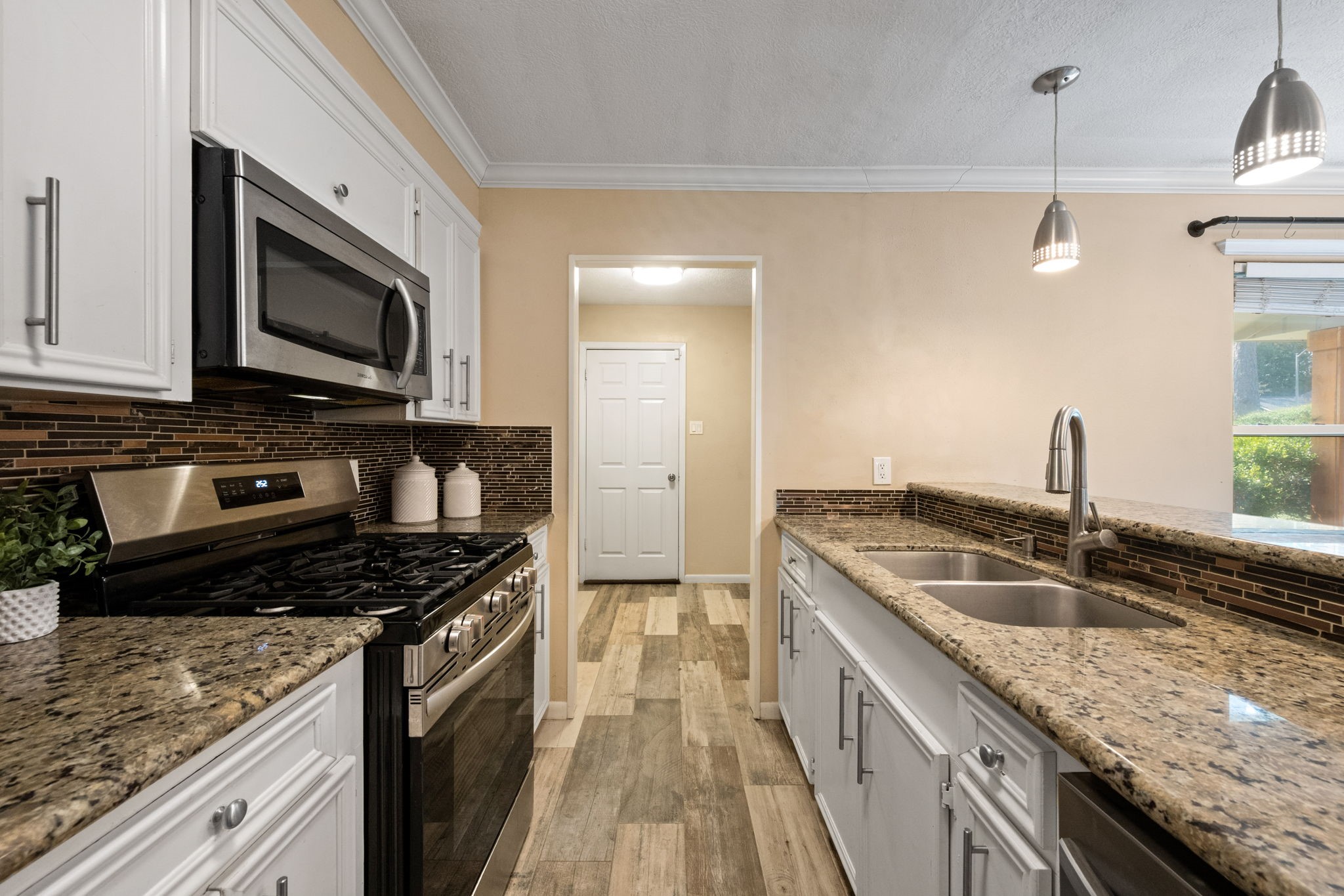 408 Foxmeadow Lane Property Photo 11