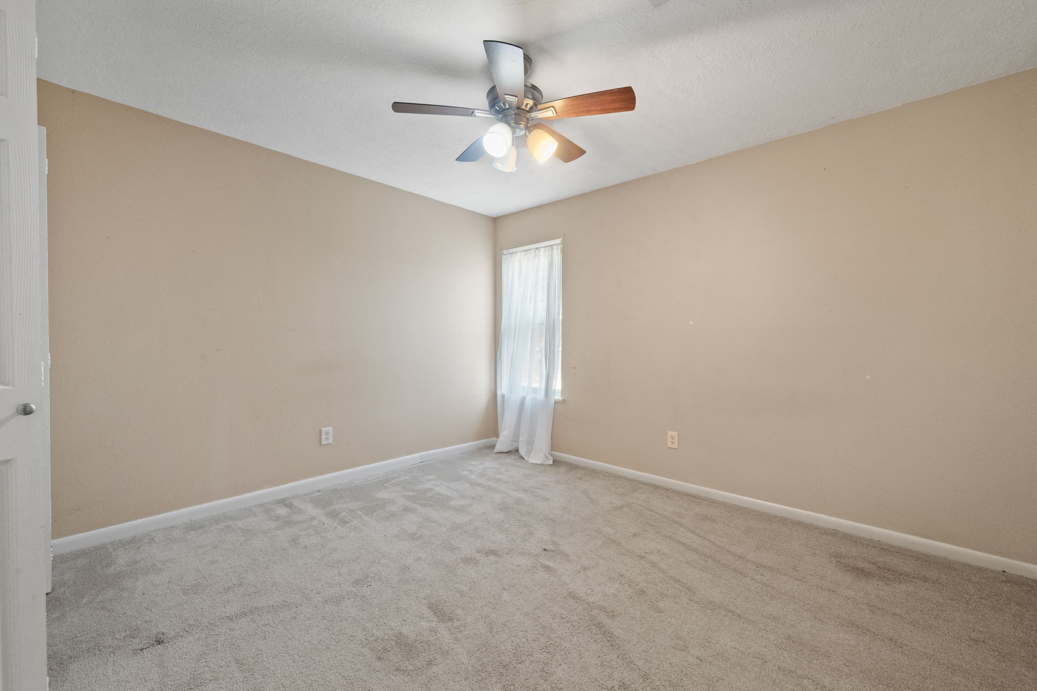 408 Foxmeadow Lane Property Photo 18