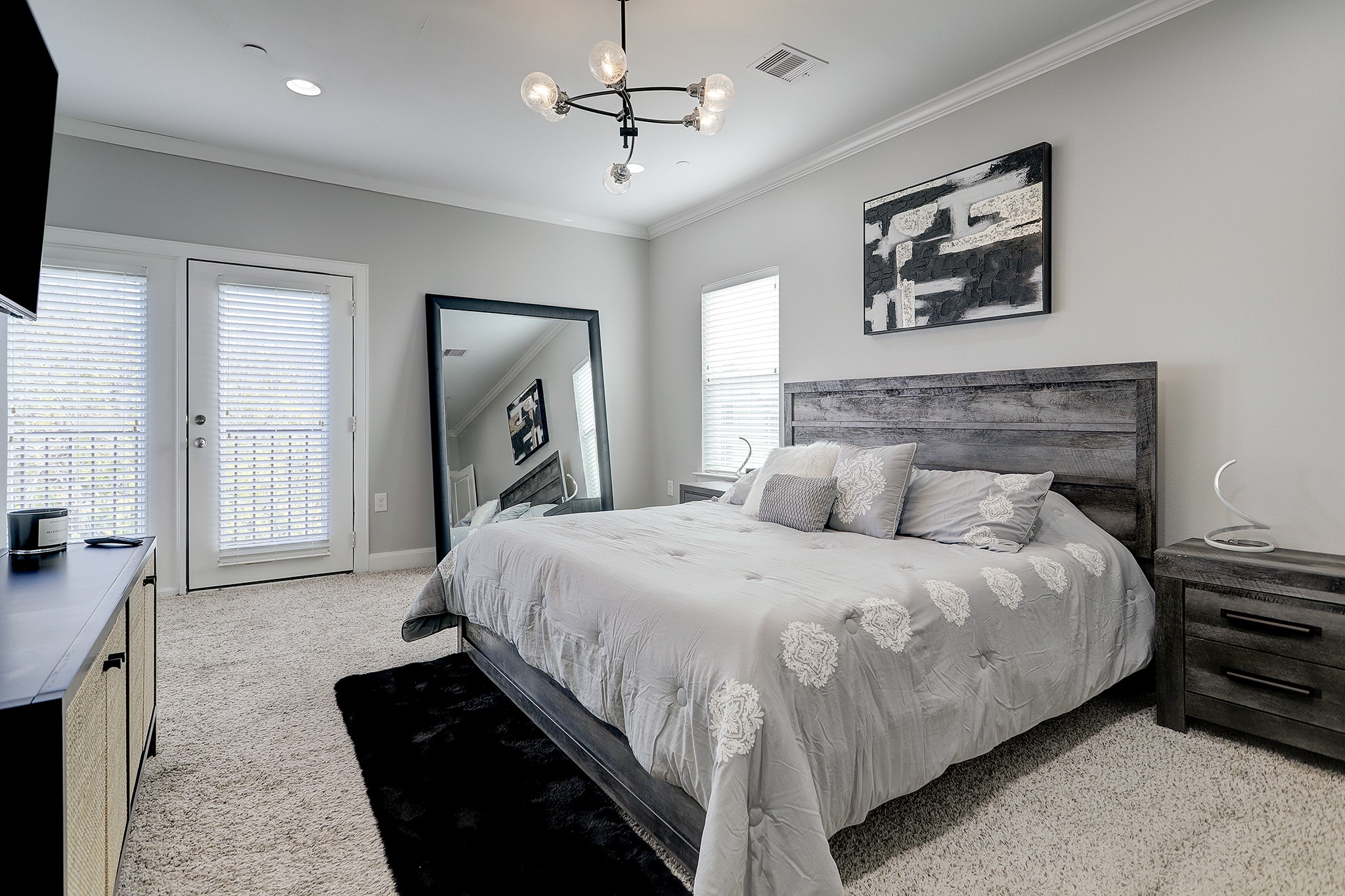 1206 Cushing Street Property Photo 10