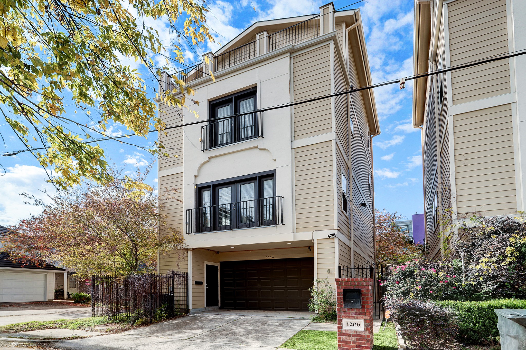 1206 Cushing Street Property Photo 26