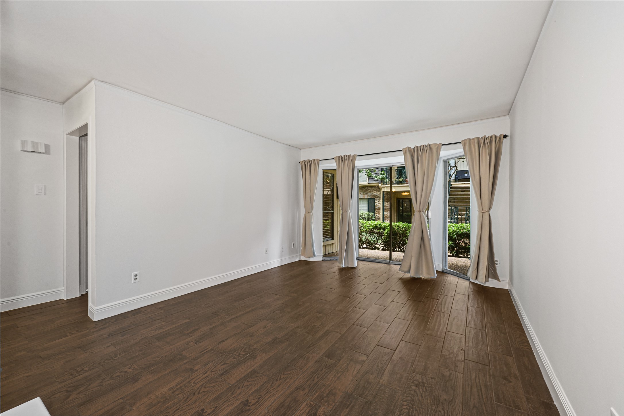 800 Post Oak Boulevard 73 Property Photo 2