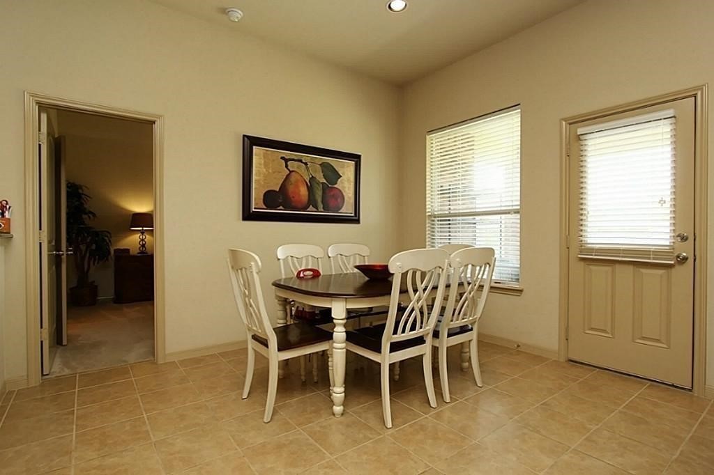 18907 Cove Pointe Dr Drive Property Photo 8