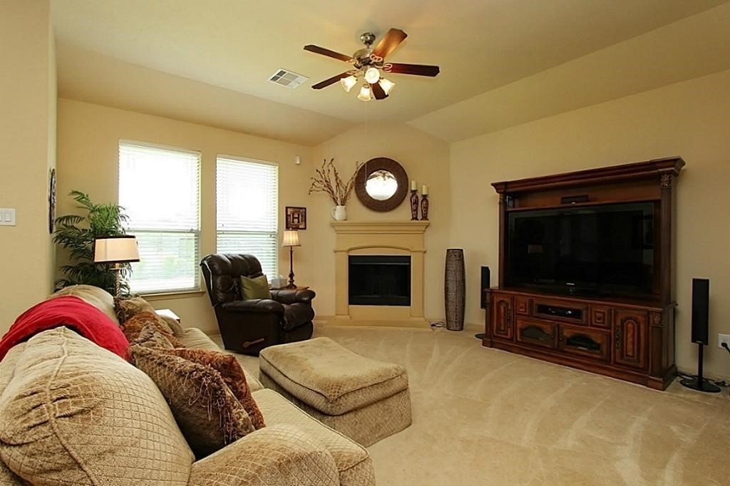 18907 Cove Pointe Dr Drive Property Photo 11