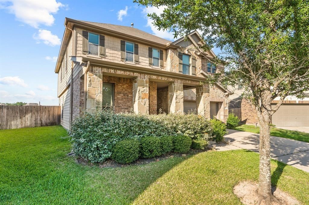 16402 Williamstown Drive Property Photo 3