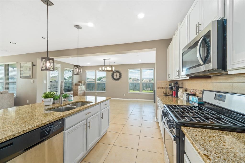 16402 Williamstown Drive Property Photo 12