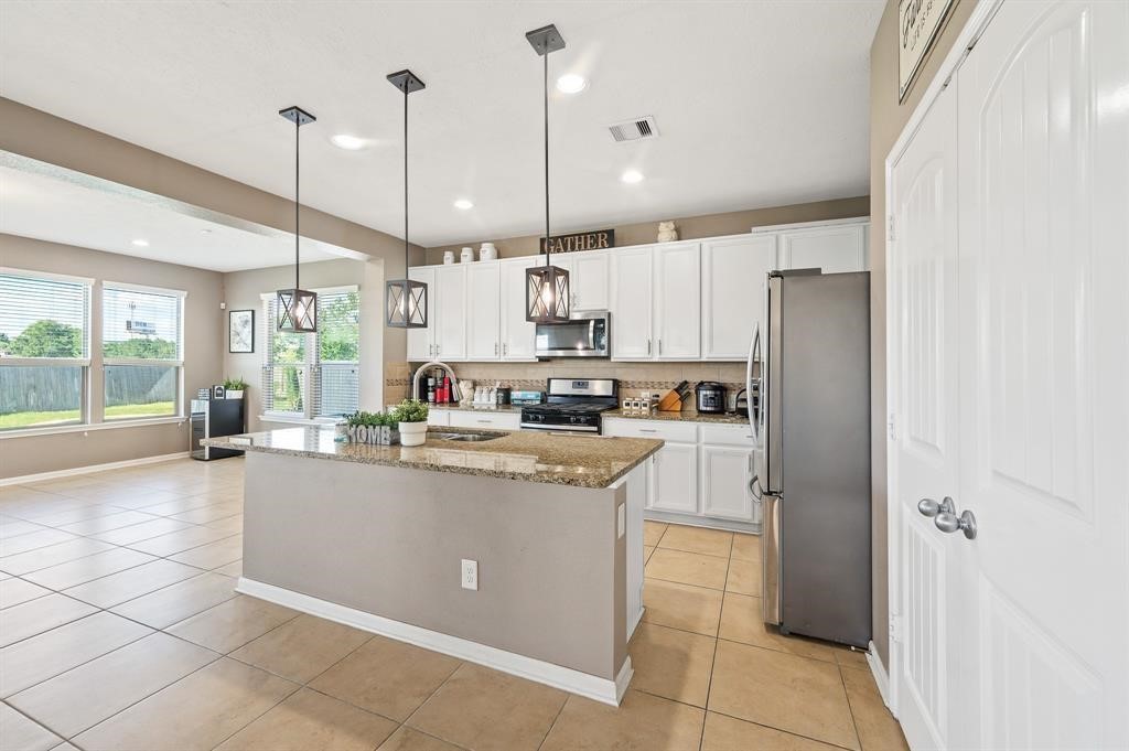 16402 Williamstown Drive Property Photo 14