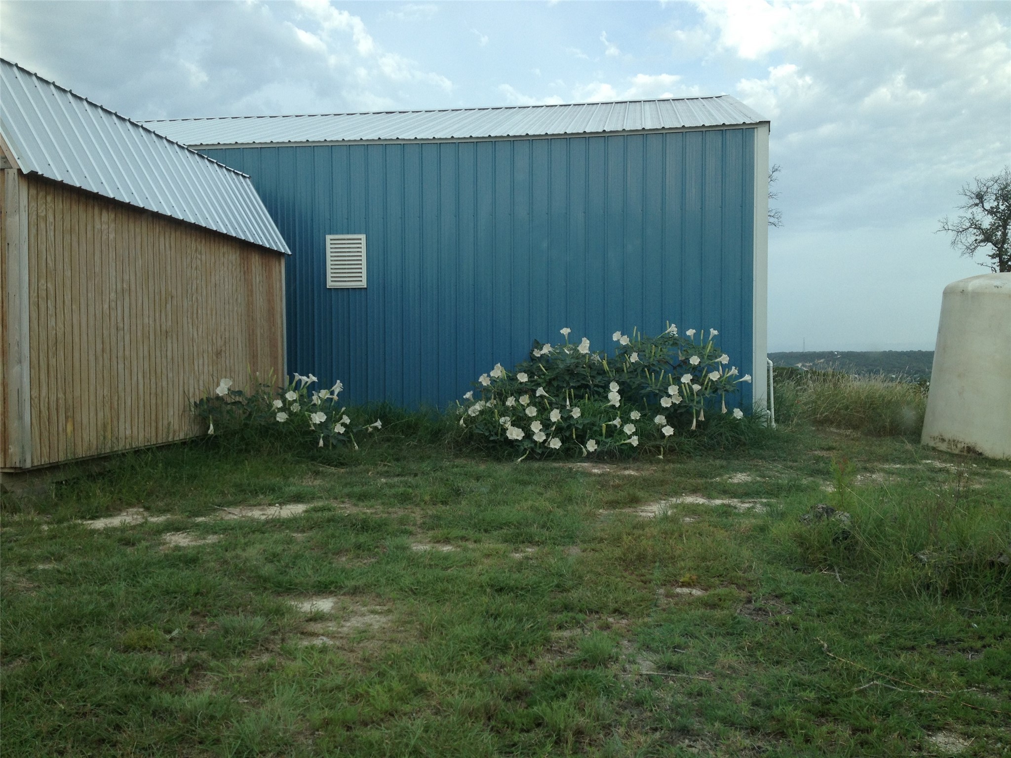 841 Private Road 4201 Property Photo 4