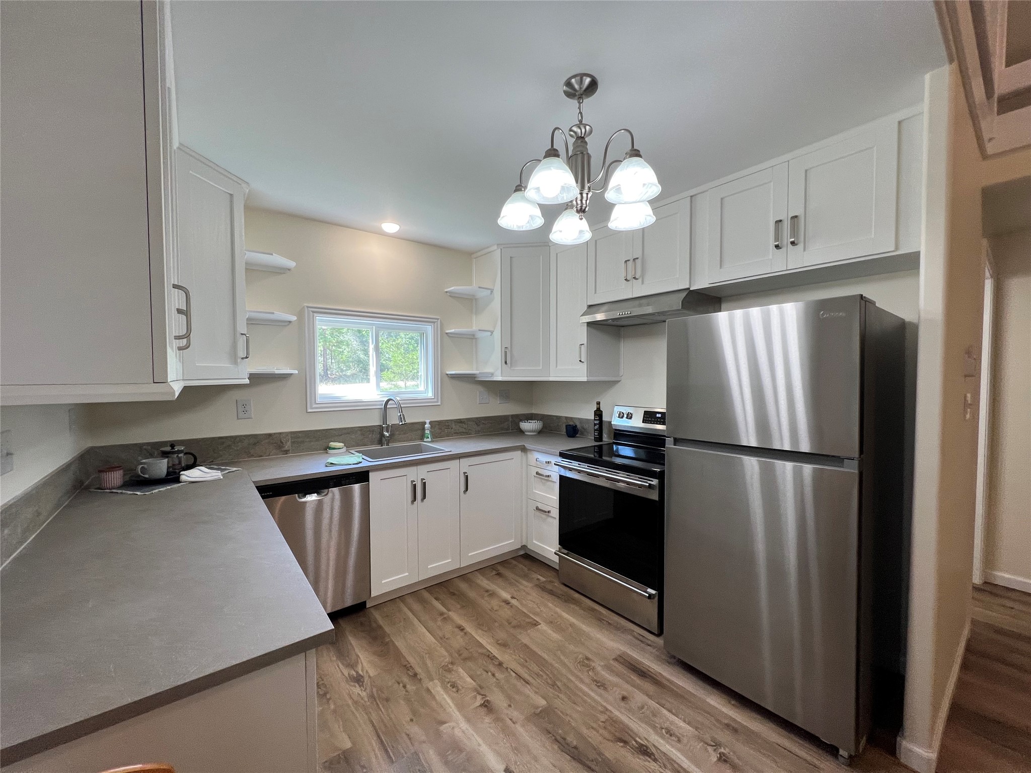 436 Shadywood Drive Property Photo 4