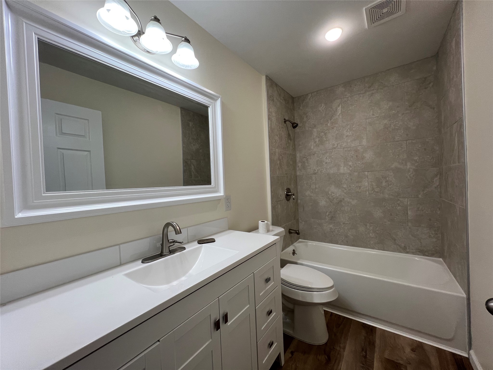 436 Shadywood Drive Property Photo 6