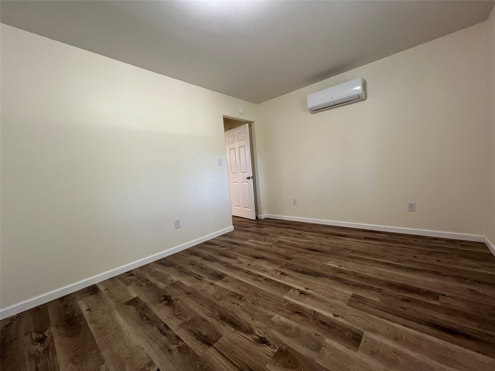 436 Shadywood Drive Property Photo 9