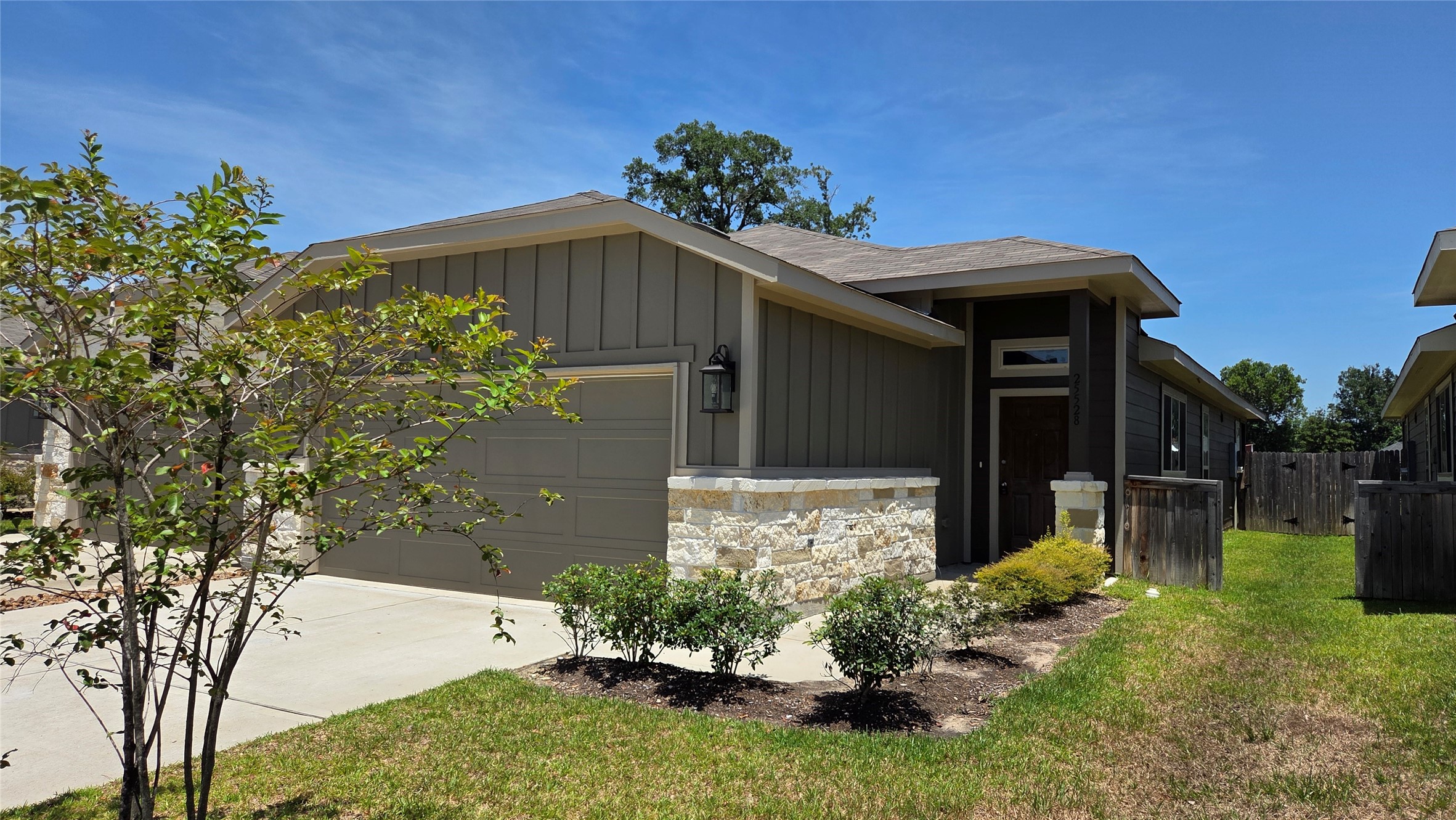 25528 Starling Lane Property Photo 2