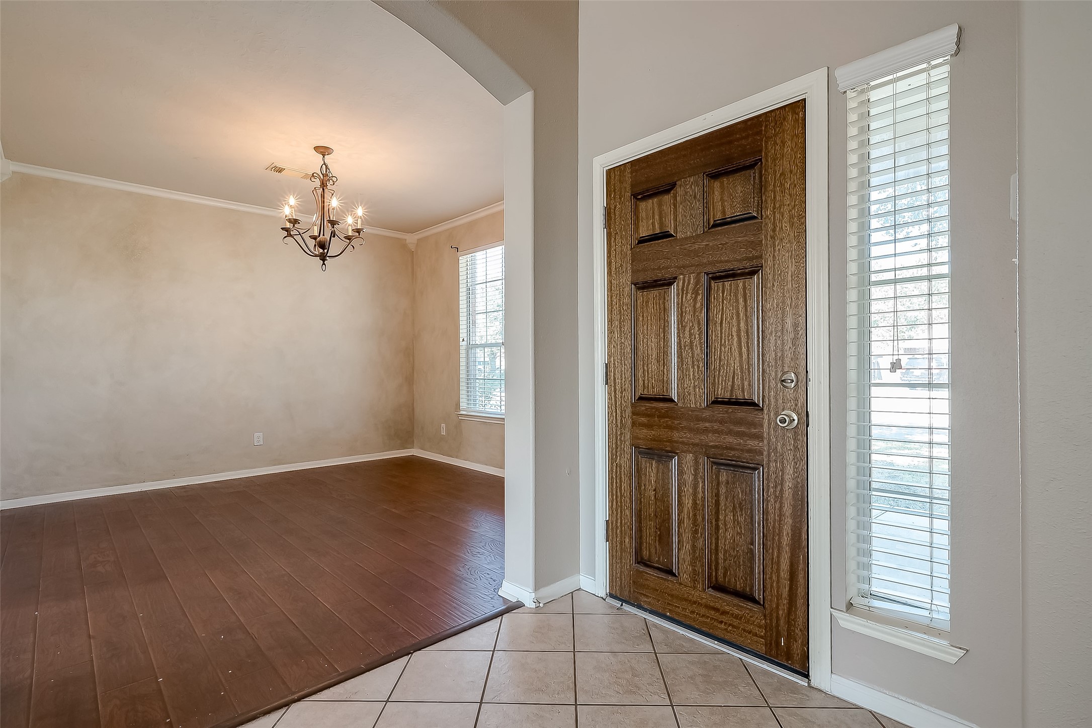2118 Long Trail Path Court Property Photo 3