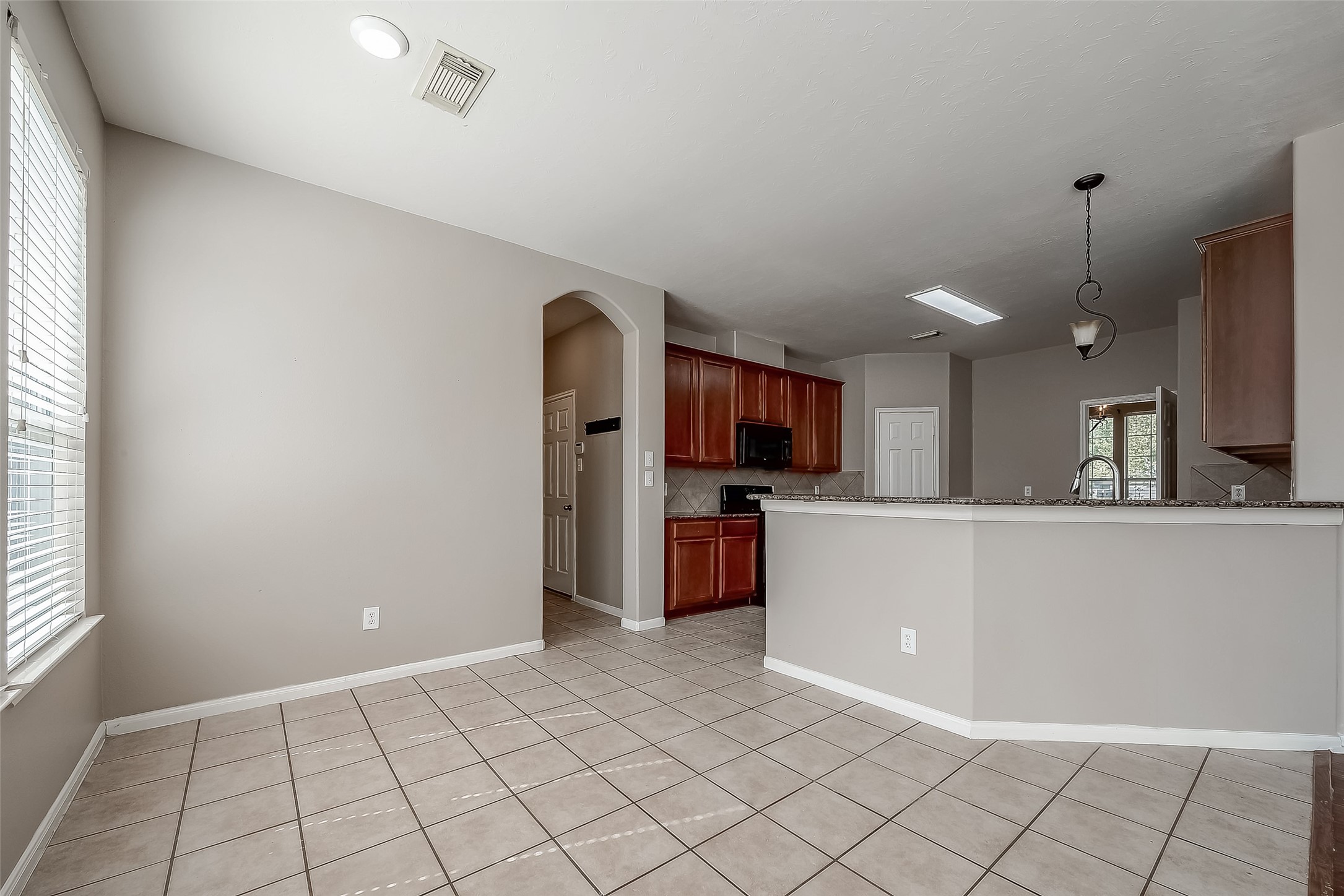 2118 Long Trail Path Court Property Photo 8
