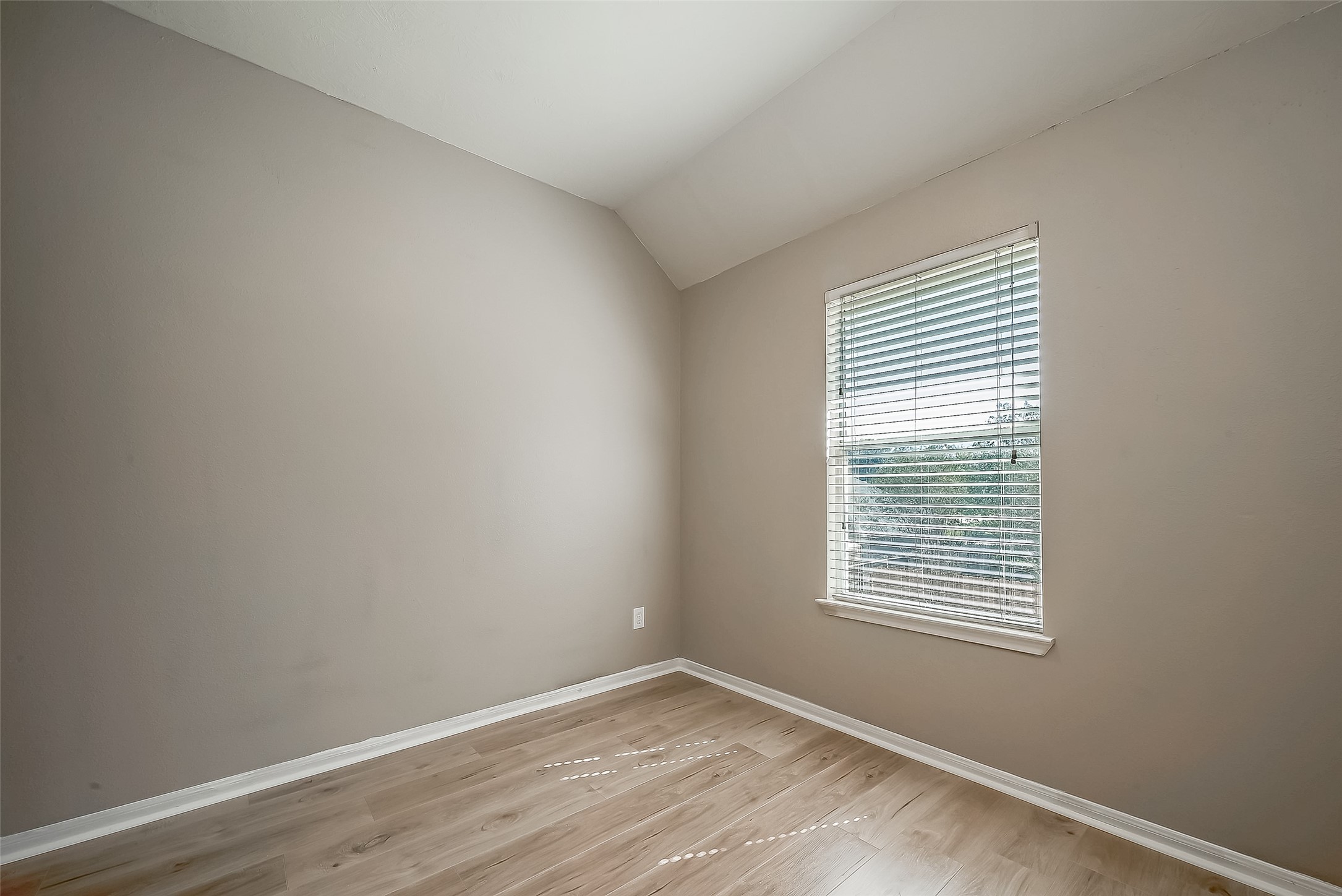 2118 Long Trail Path Court Property Photo 19