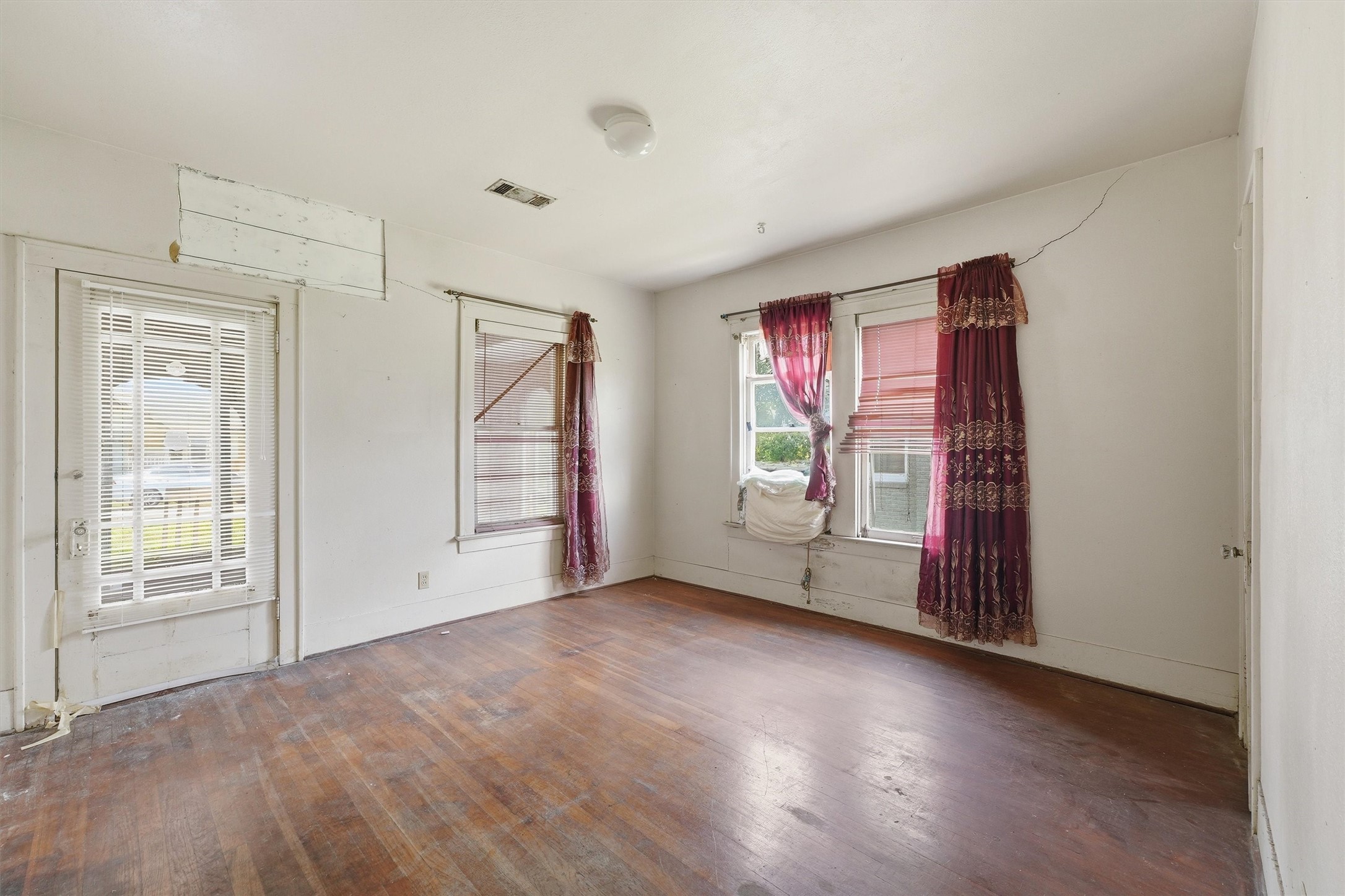 1518 Munger Street Property Photo 8