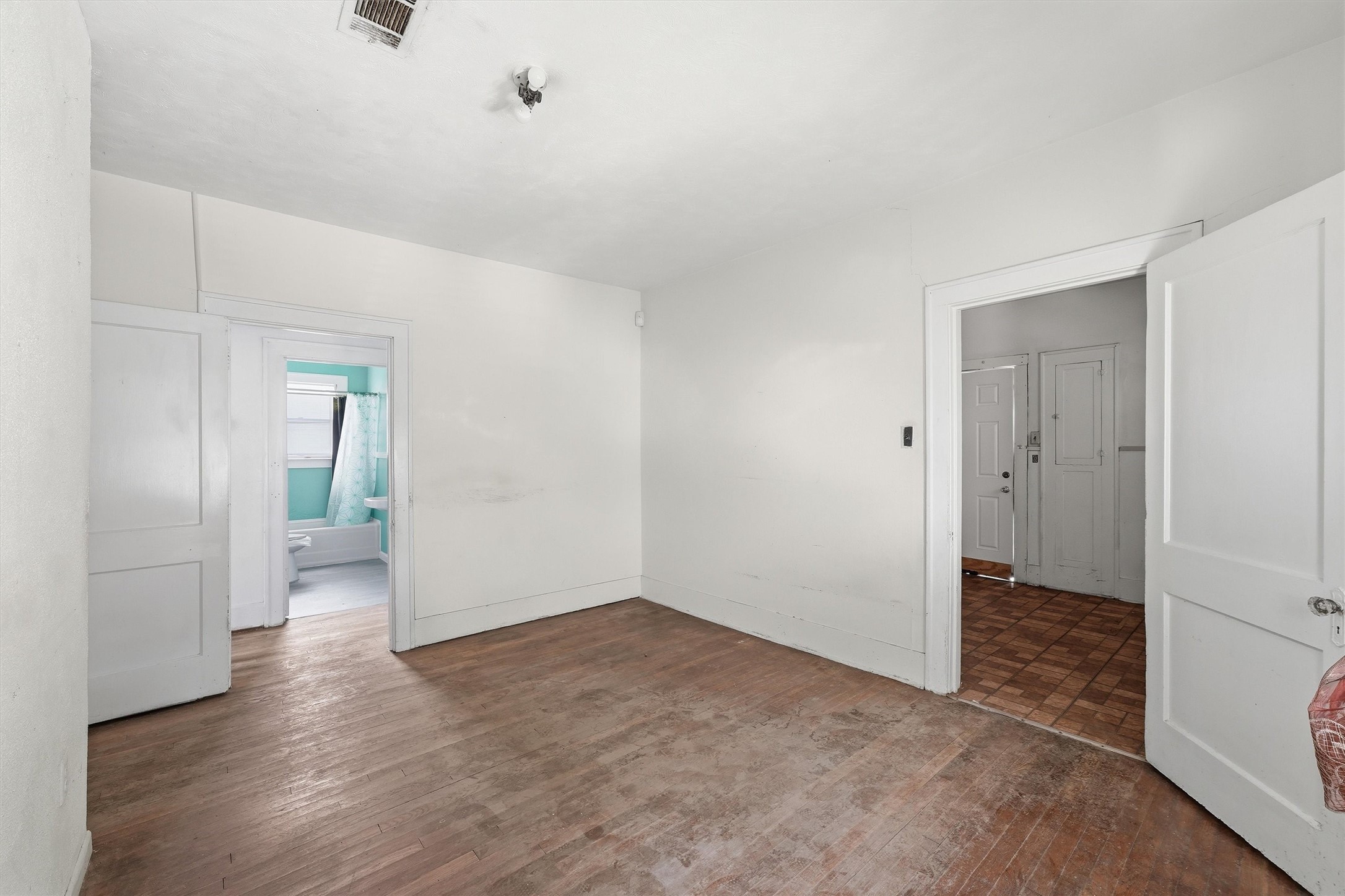 1518 Munger Street Property Photo 17