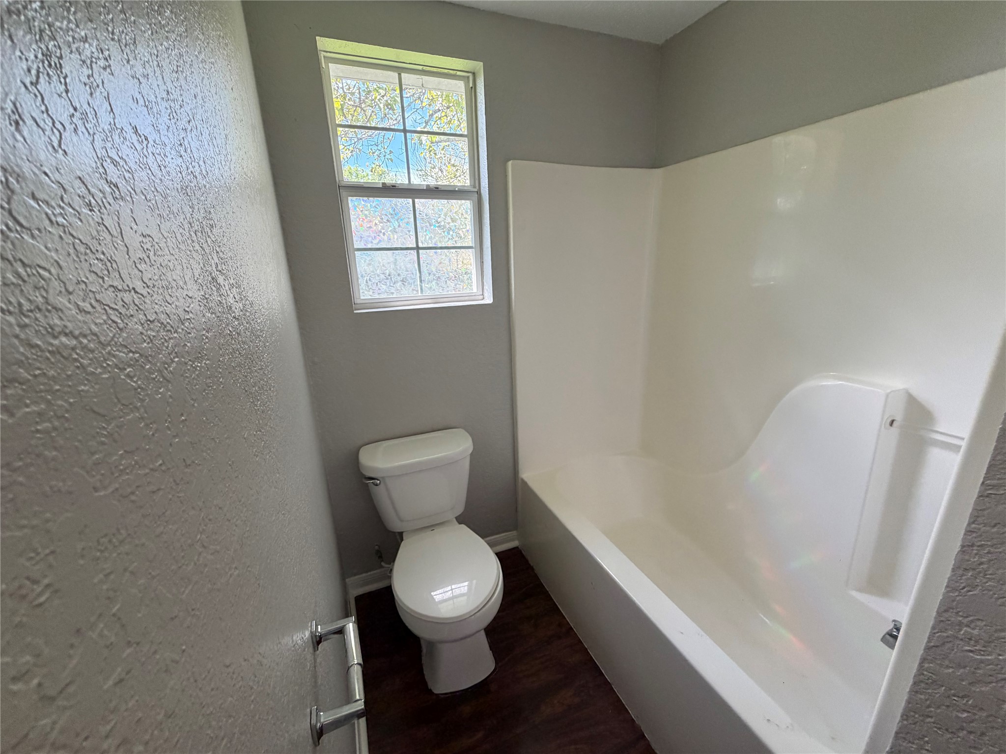 211 S Avenue C Property Photo 15