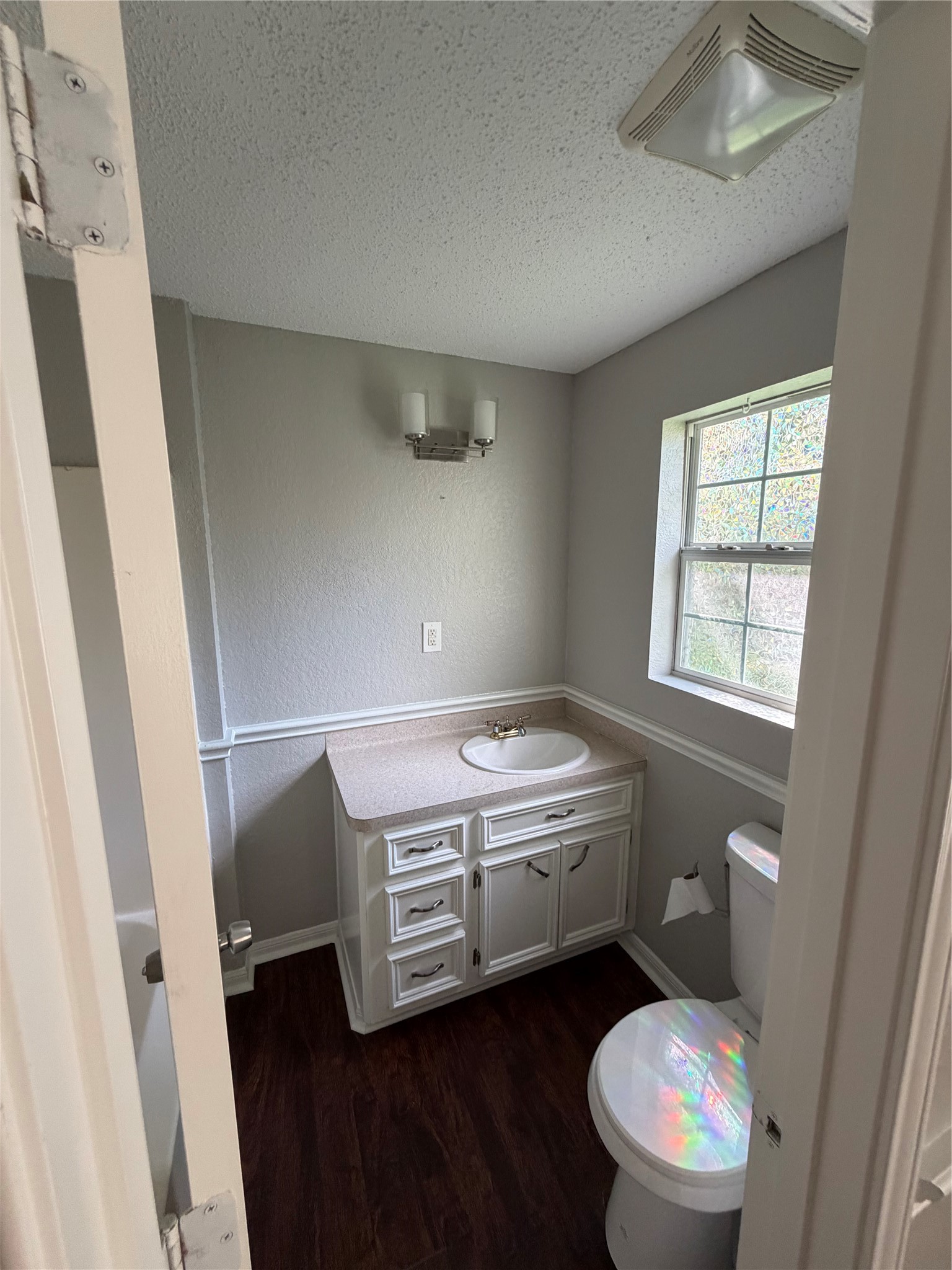 211 S Avenue C Property Photo 17