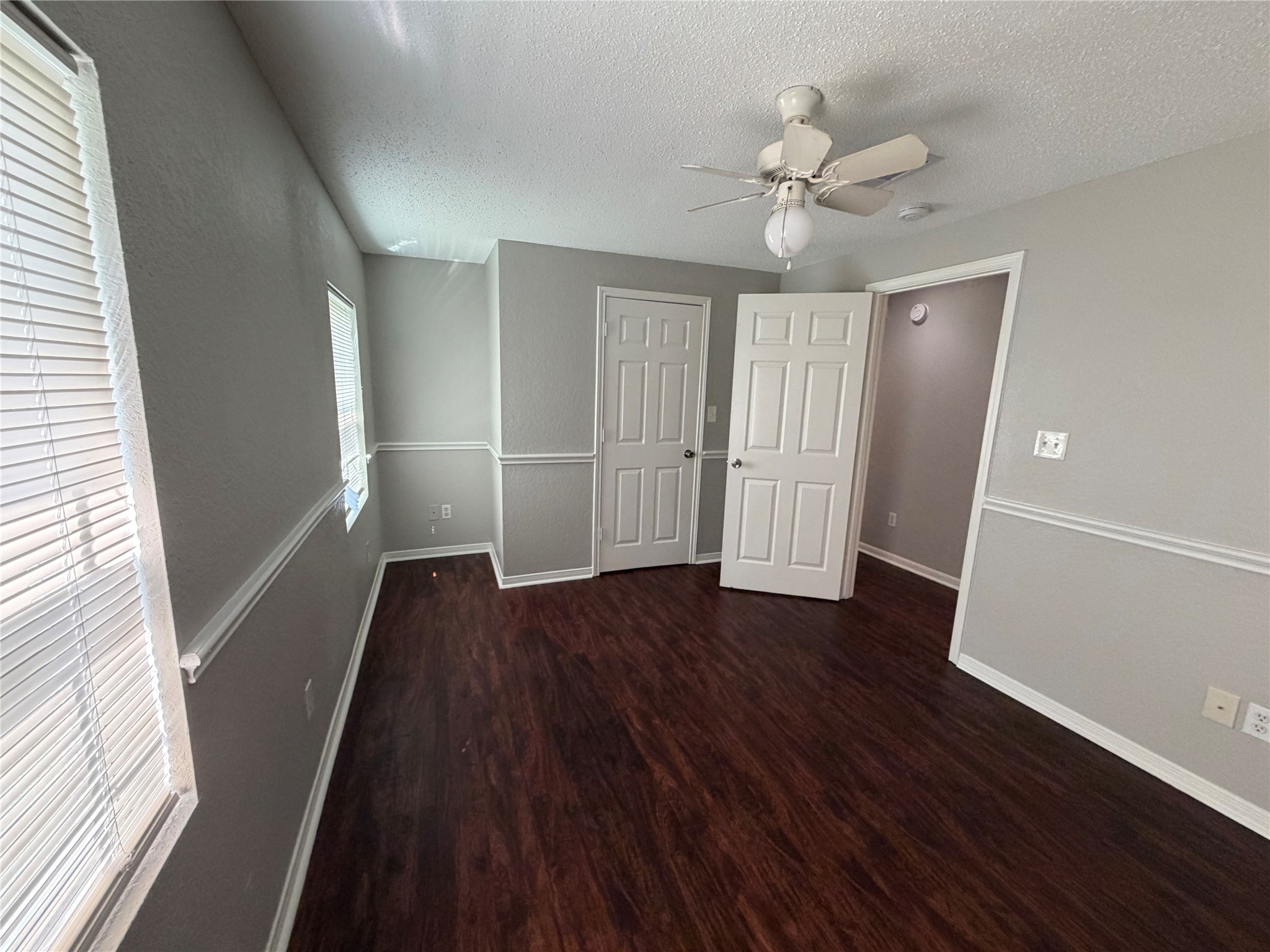 211 S Avenue C Property Photo 19