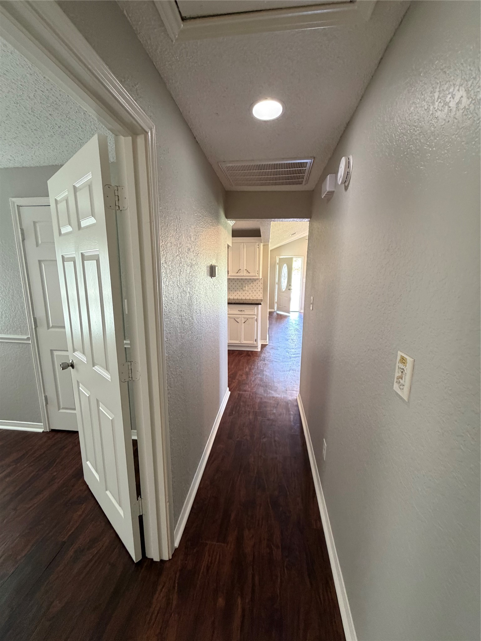 211 S Avenue C Property Photo 21