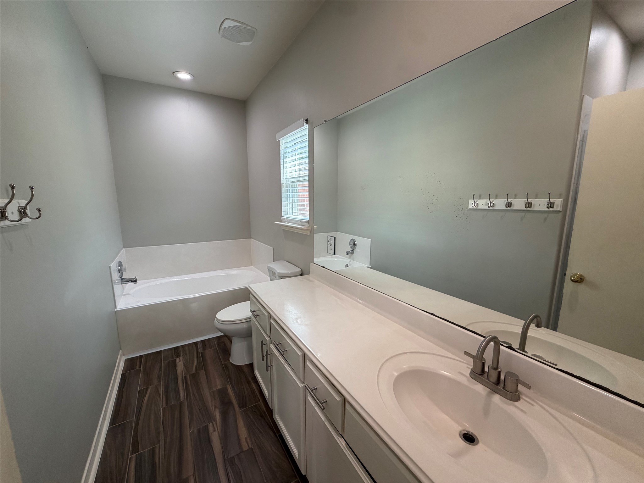 4123 Knollwick Court Property Photo 16