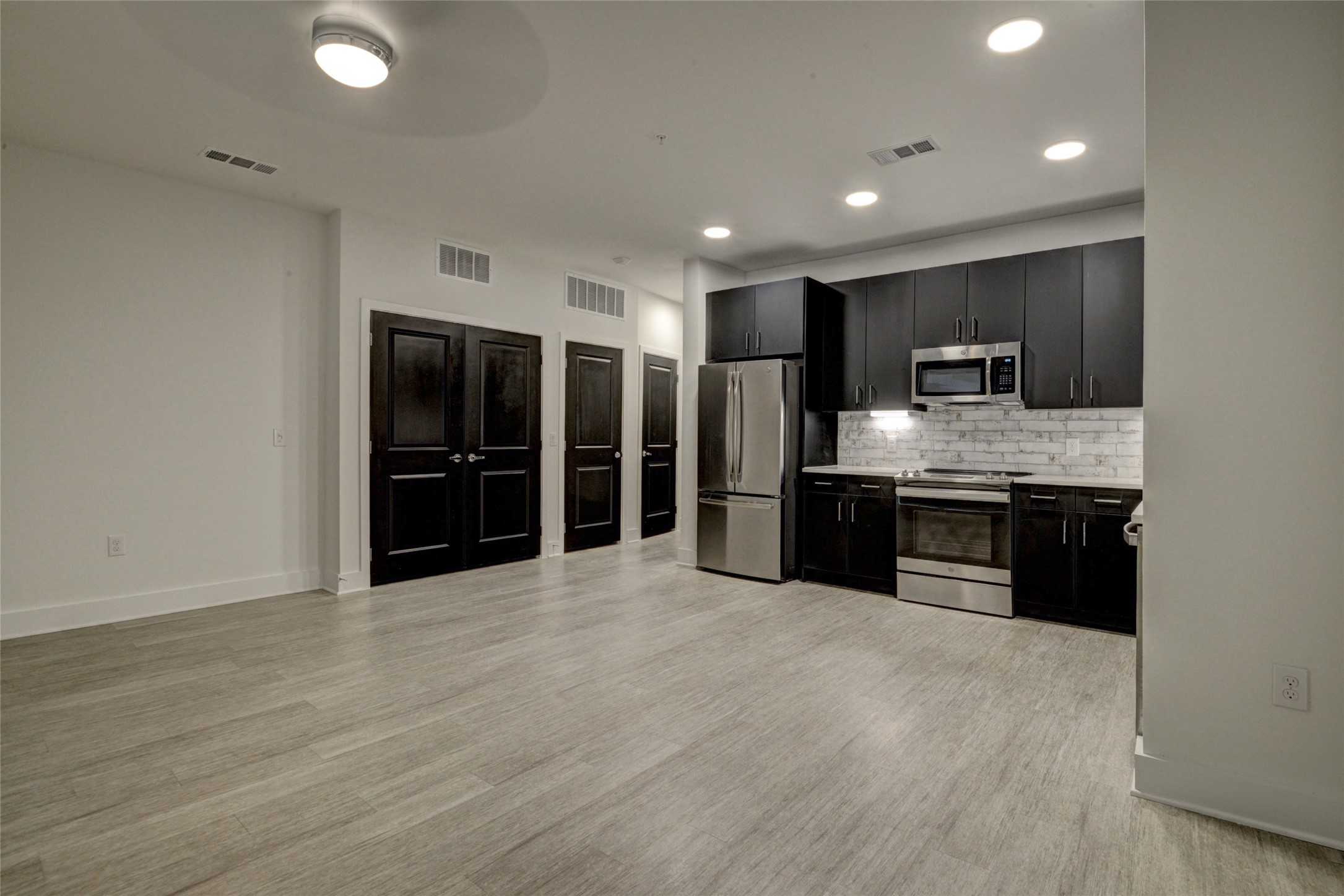 6400 Washington Avenue 645 Property Photo 2